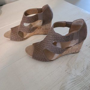 Lifestride Soft System wedge sandals